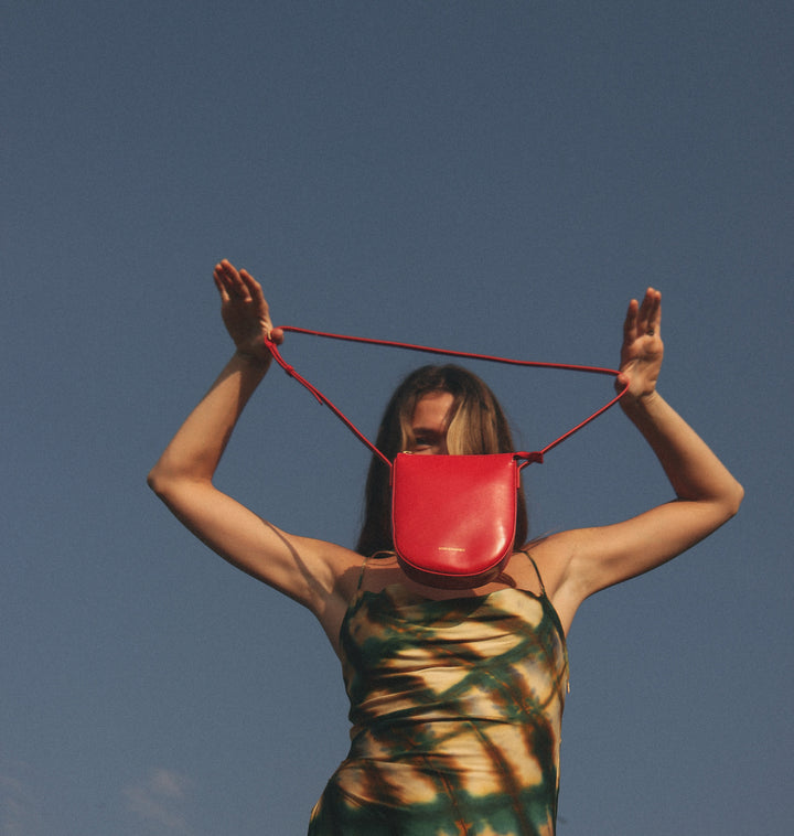 Eva SOOK - Borsa con cinturino in pelle di mela - rosso