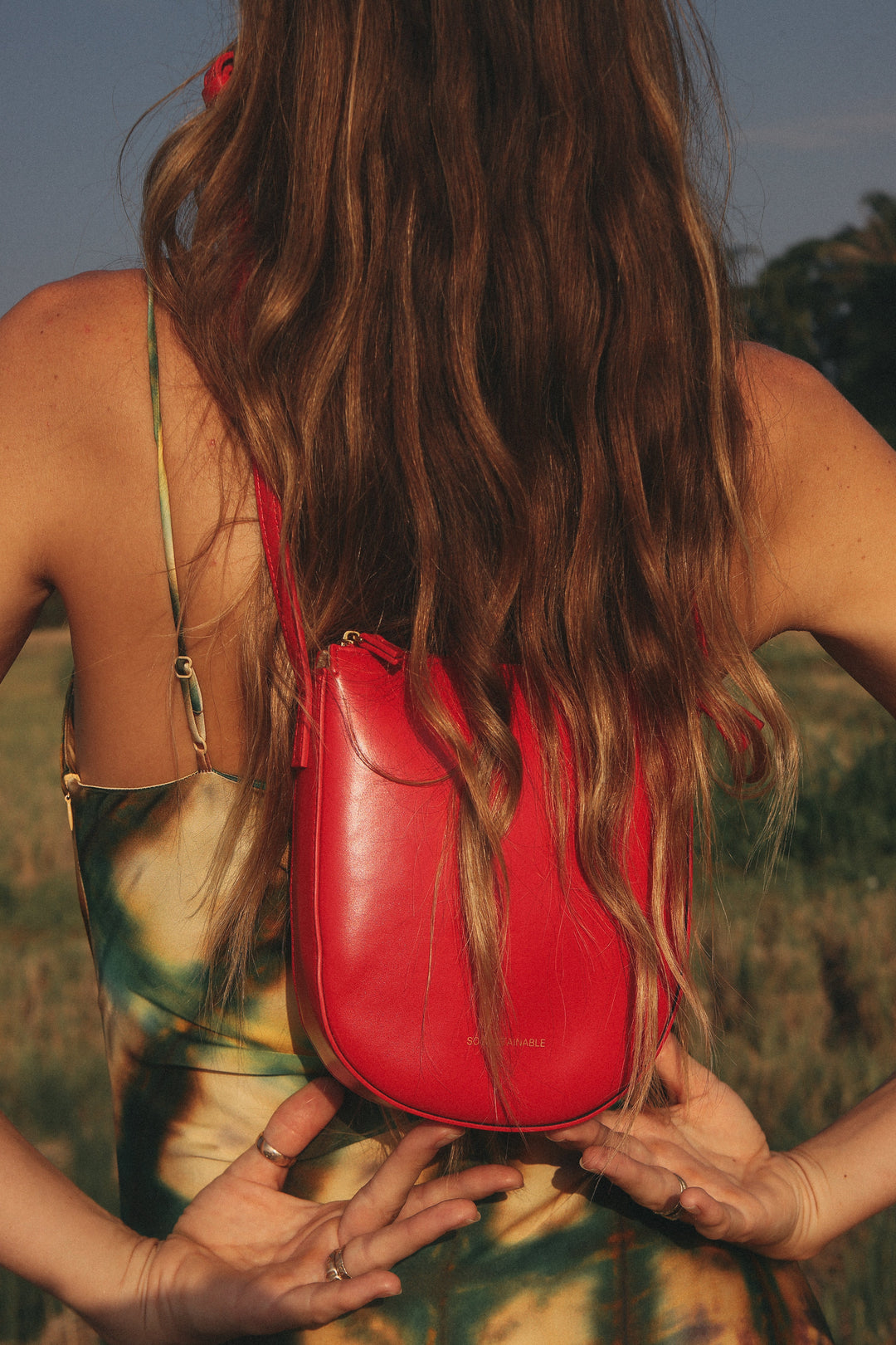Eva SOOK - Borsa con cinturino in pelle di mela - rosso