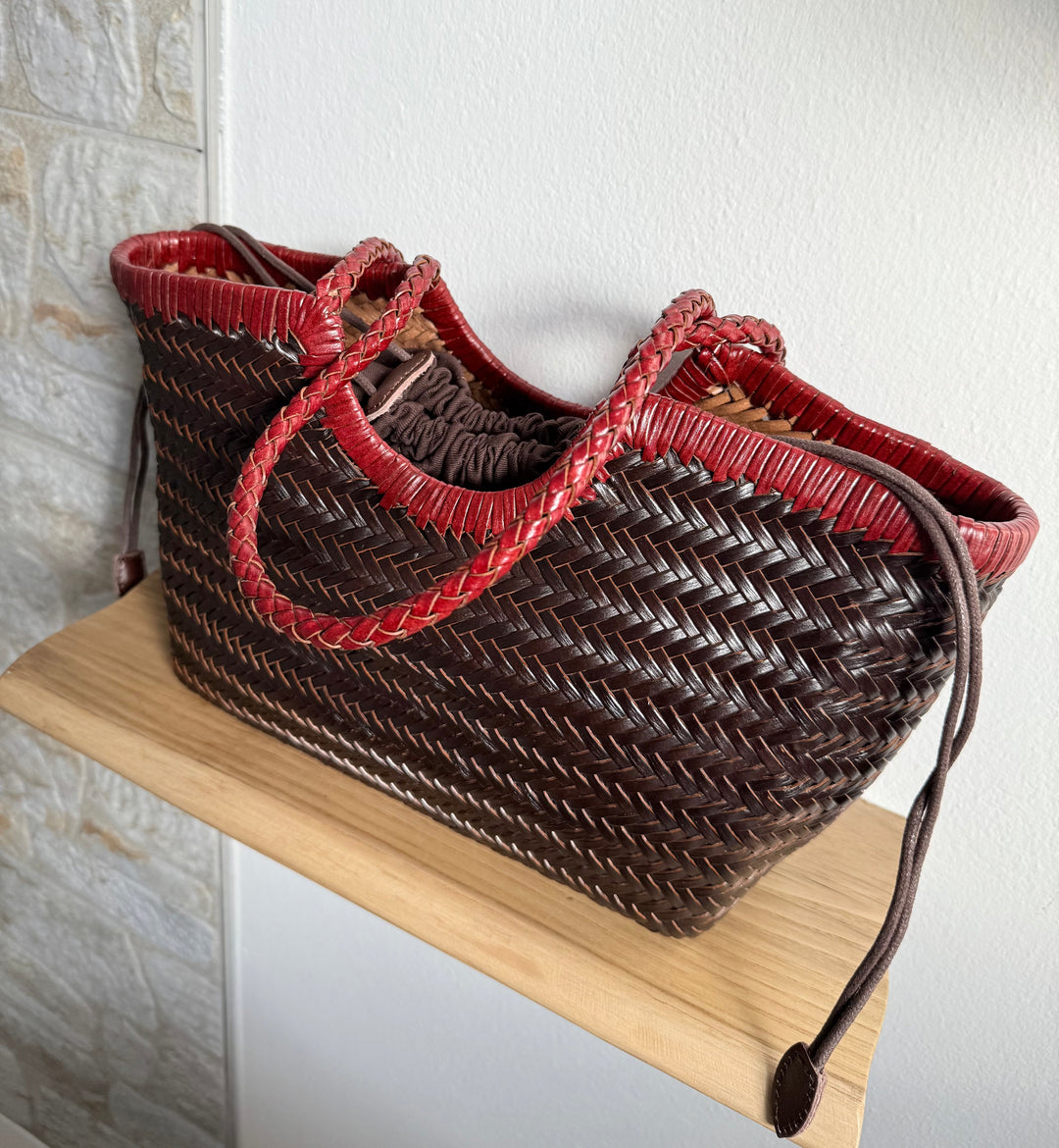 Carmel SOOK - Borsa in pelle intrecciata a mano - rosso rétro e caffè
