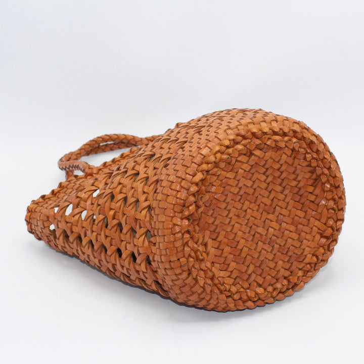 Ivy SOOK - Borsa a cestino in pelle intrecciata a mano - caramello