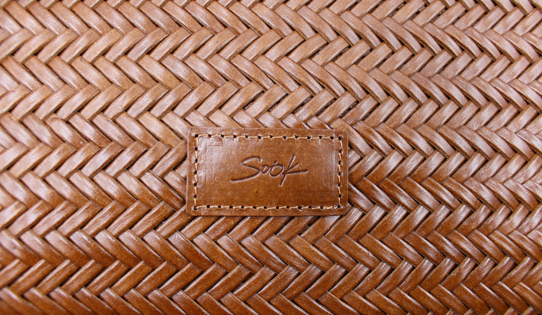 Liv SOOK - Borsa in pelle intrecciata a mano - caramello