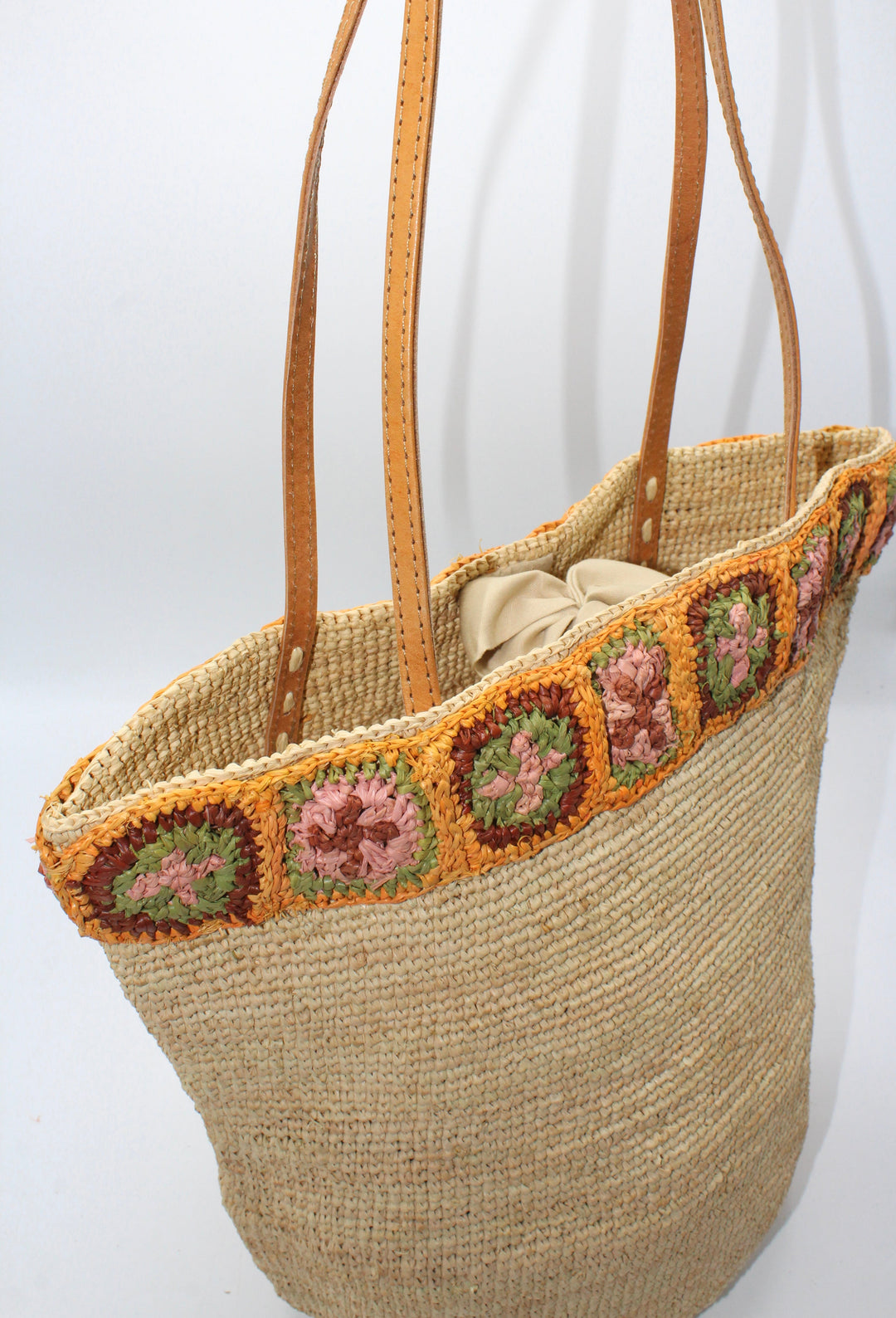 Flora SOOK - Borsa in rafia naturale fatta a mano con fiori ambra