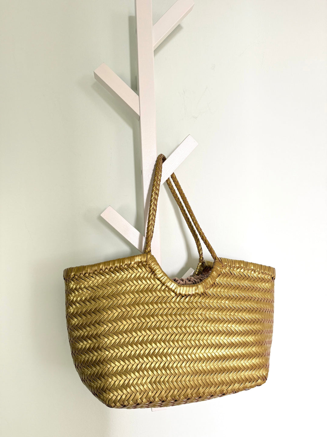 Tally SOOK - Borsa intrecciata a mano con finitura metallizzata - oro