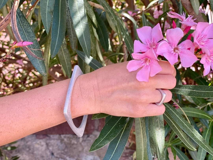 Square Bangle - Bracciale Rigido Quadrato in Alluminio Riciclato