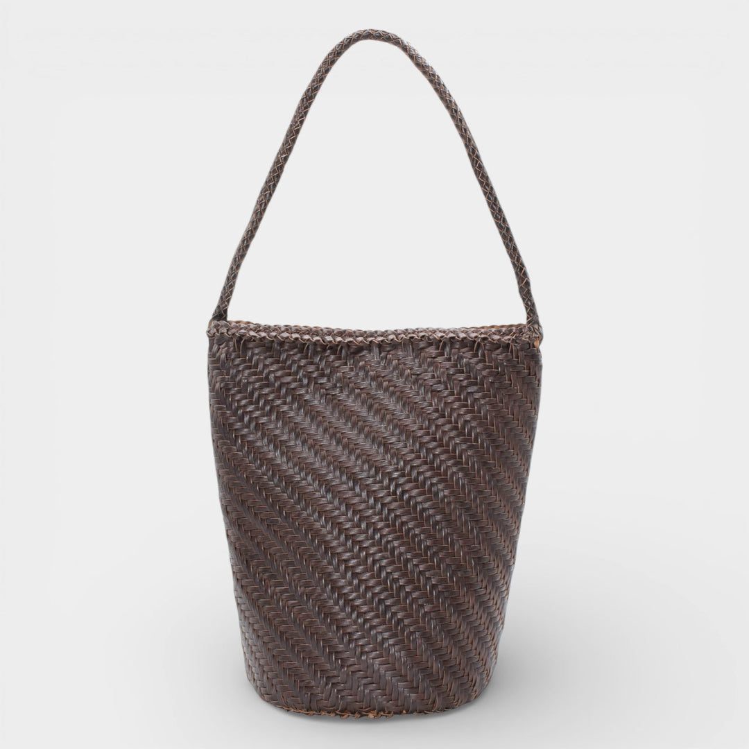Esmée SOOK - Borsa a secchiello in pelle riciclata intrecciata - caffè