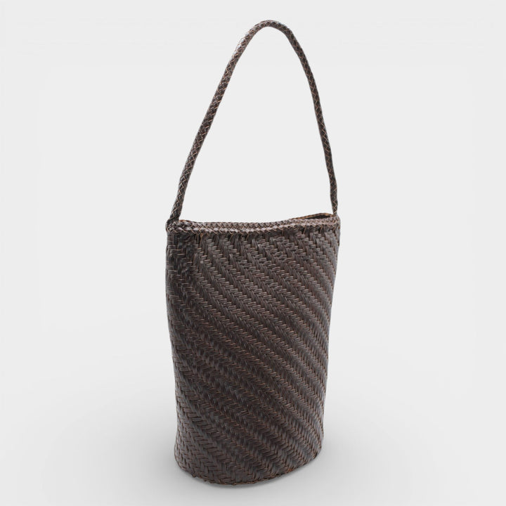 Esmée SOOK - Borsa a secchiello in pelle riciclata intrecciata - caffè