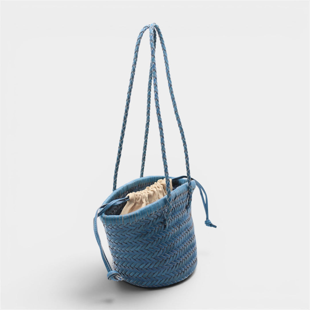 Carmel SOOK - Borsa a secchiello in pelle intrecciata a mano - blu