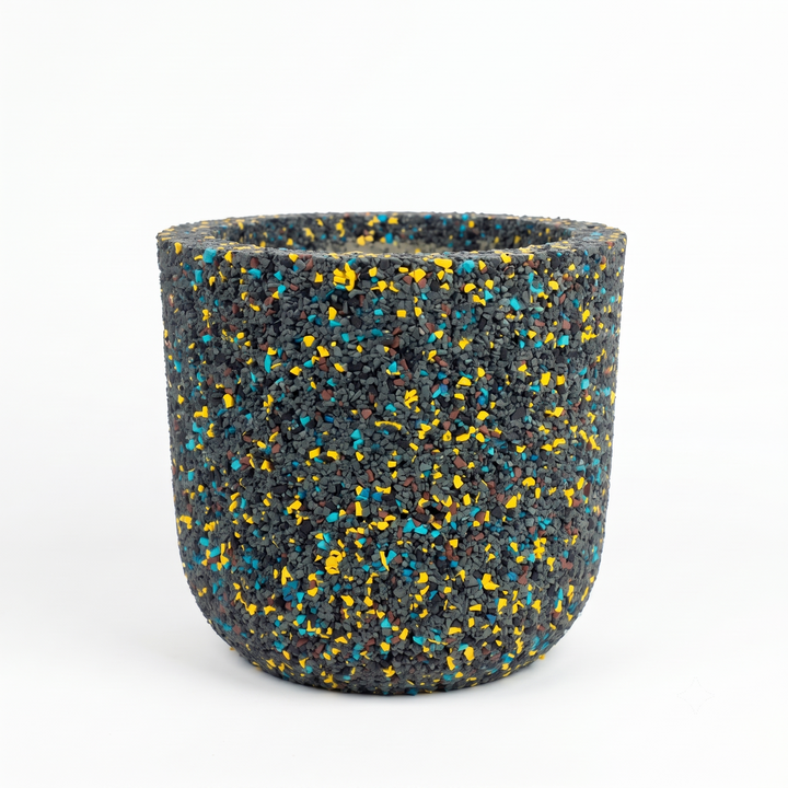 Vaso tondo scanalato in gomma riciclata da pneumatici