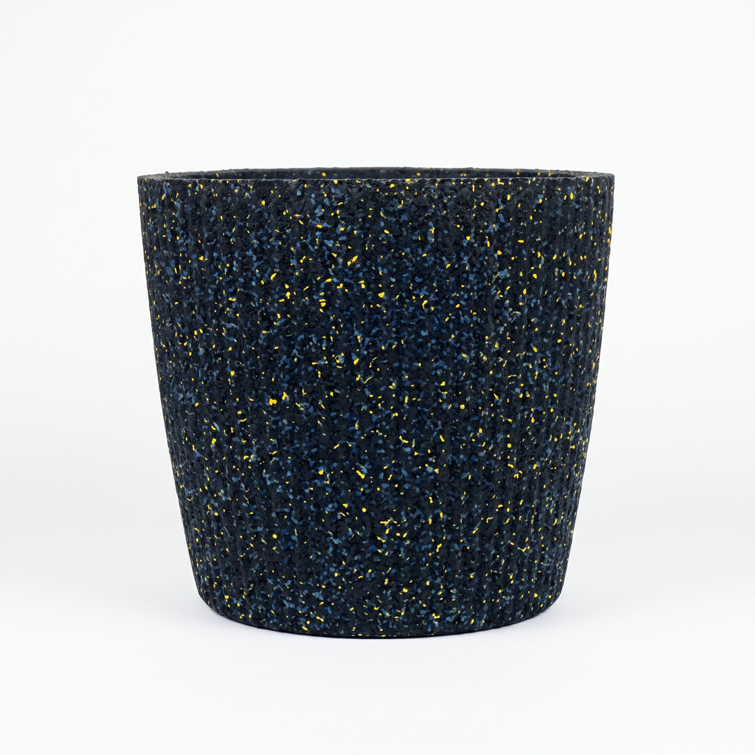 Vaso tondo scanalato in gomma riciclata da pneumatici