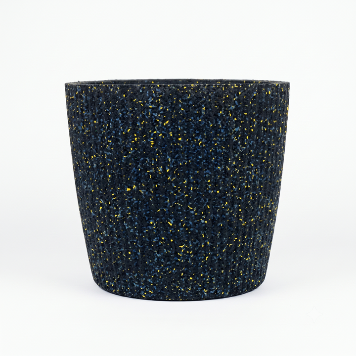 Vaso tondo scanalato in gomma riciclata da pneumatici