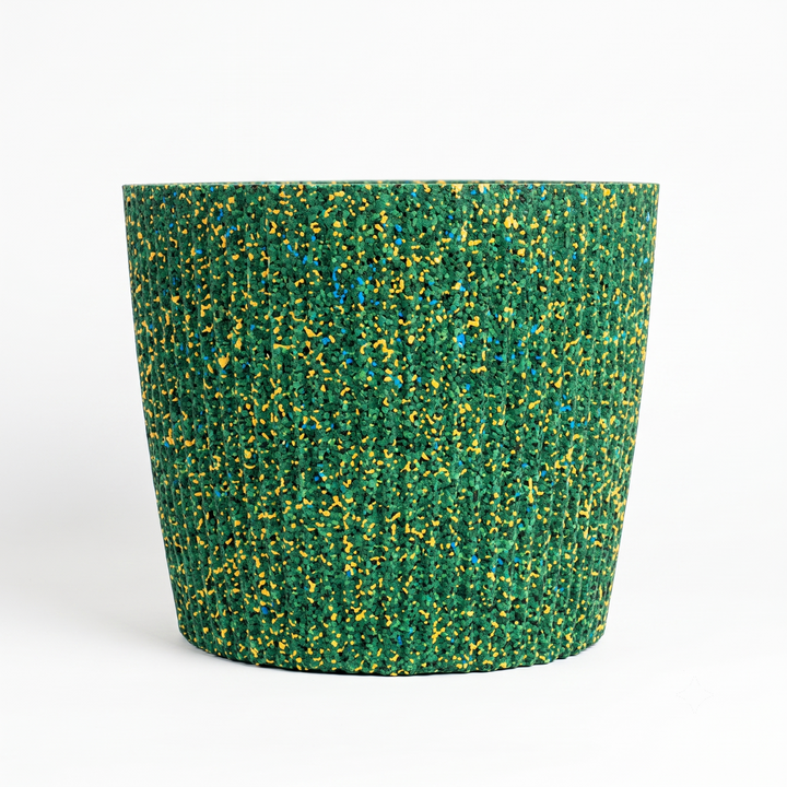 Vaso tondo scanalato in gomma riciclata da pneumatici