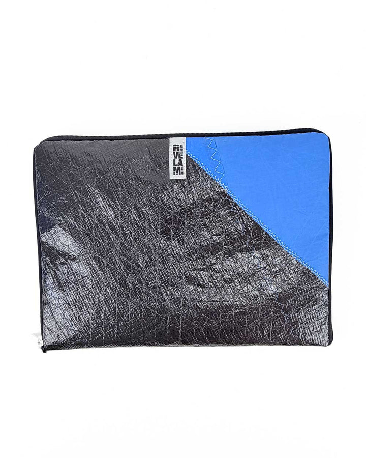 Porta computer creato dal recupero di vele