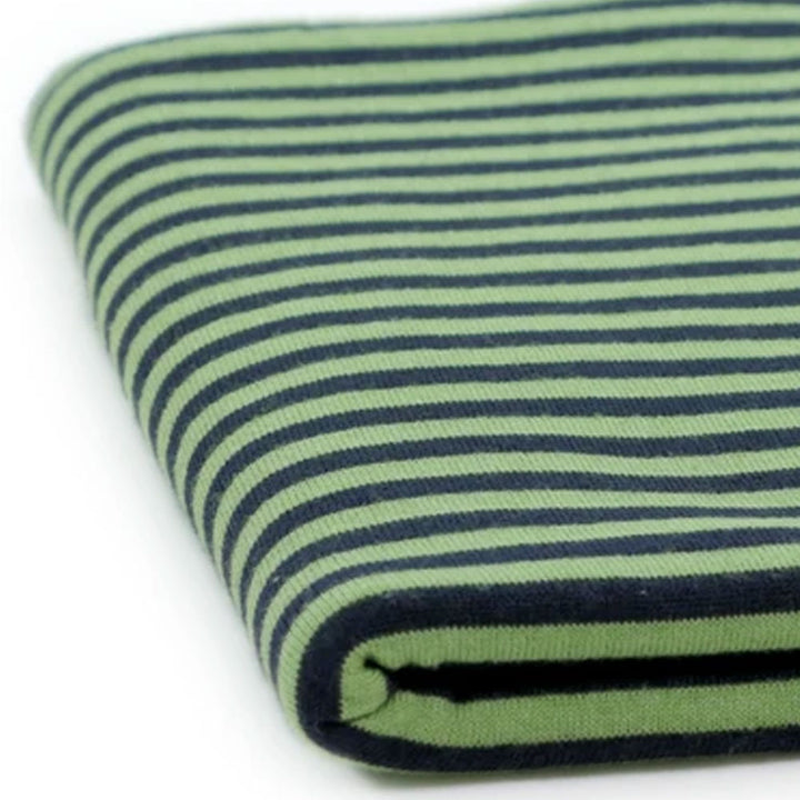 Copertina per culla in cashmere e seta verde grillo | blu oltremare