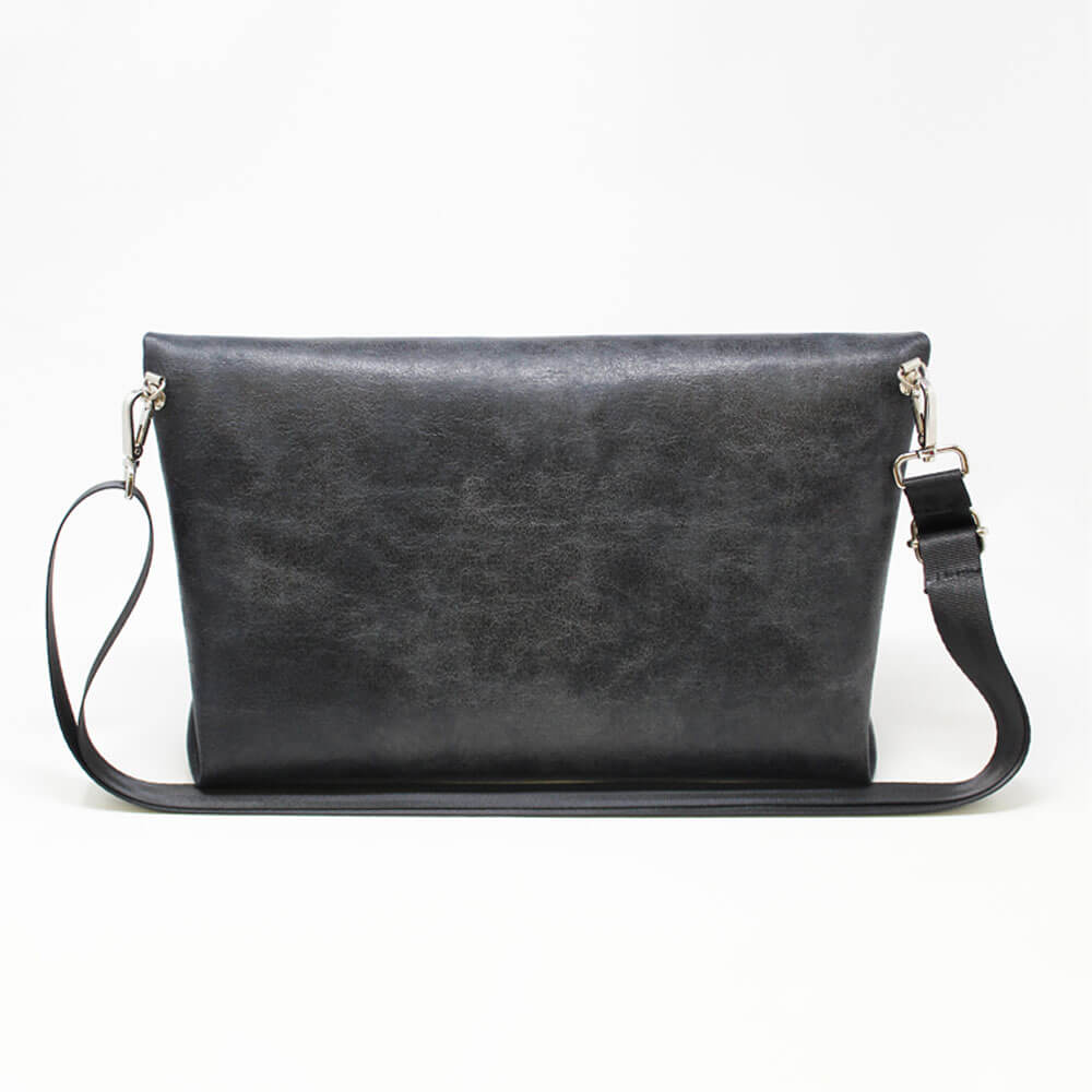 FLAP BG similpelle effetto vintage colore nero con chiusura in cintura nera BACK