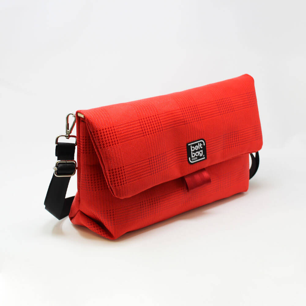 FLAP BG similpelle stampata tweed colore rosso con chiusura in cintura rossa LAT