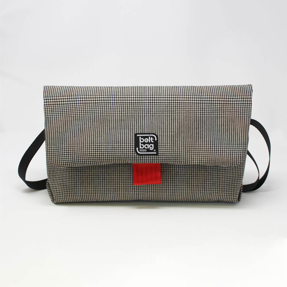 FLAP BG tweed scozzese bianco-nero con chiusura in cintura rossa FRONT