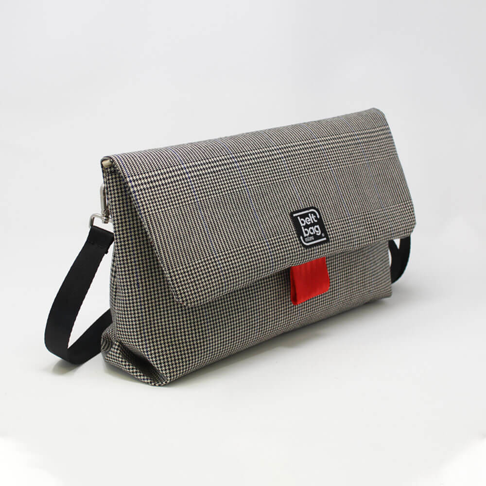 FLAP BG tweed scozzese bianco-nero con chiusura in cintura rossa LAT