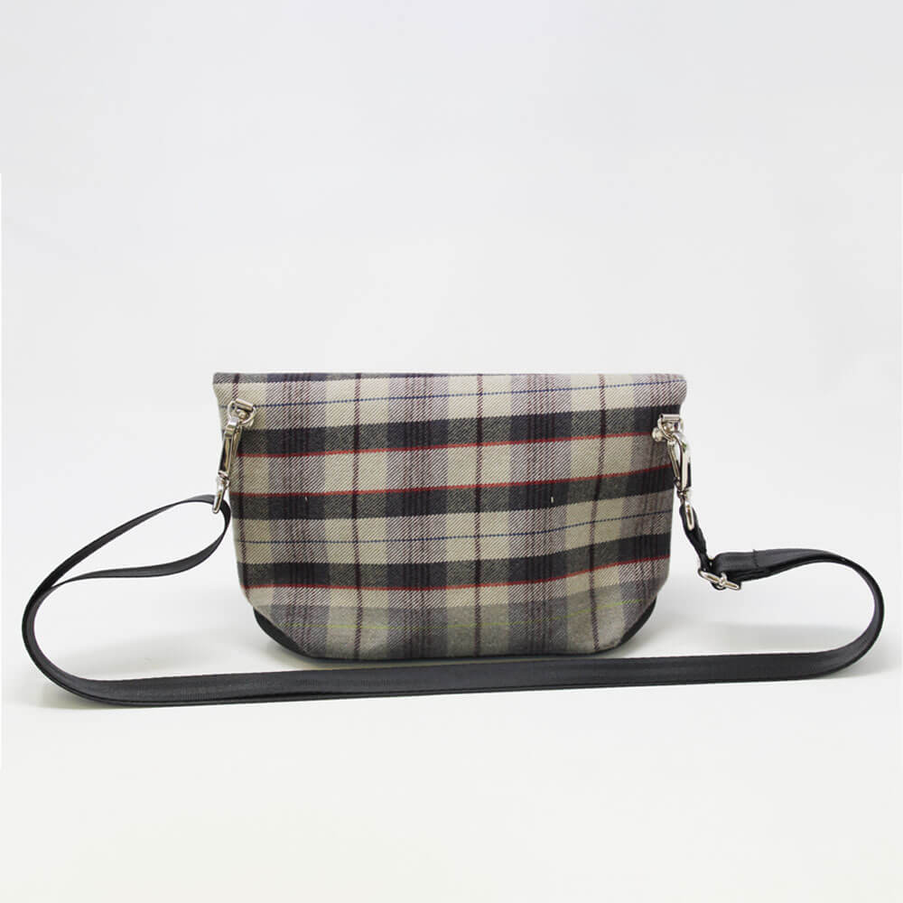 FLAP MN tartan beige-celeste-grigio scuro-righe rosse con chiusura in cintura rossa BACK