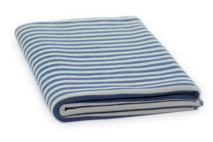 Copertina per culla in cashmere e seta grigio chiaro | blu lavagna