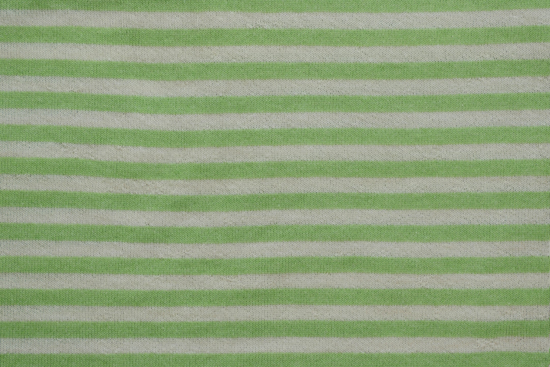 Copertina per culla in cashmere e seta verde grillo | beige