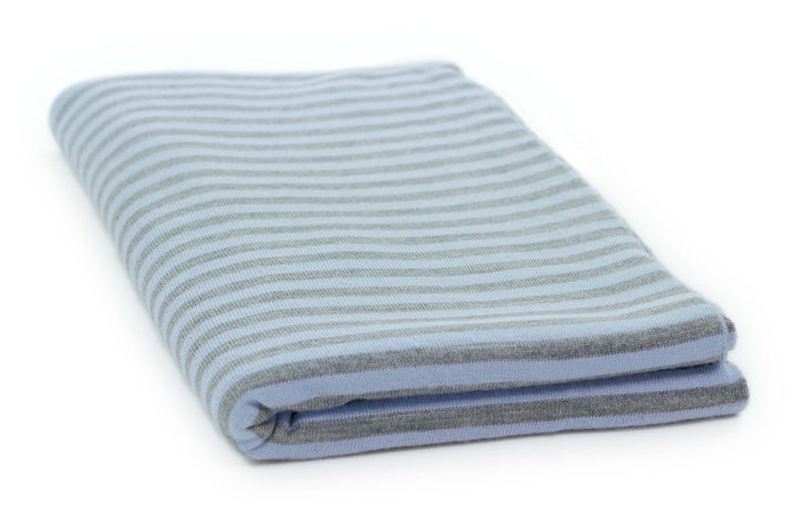 Copertina per culla in cashmere e seta celeste | grigio chiaro