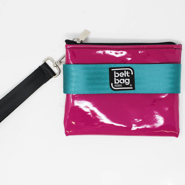 POUCH UP similpelle in vernice viola con cintura acquamarina